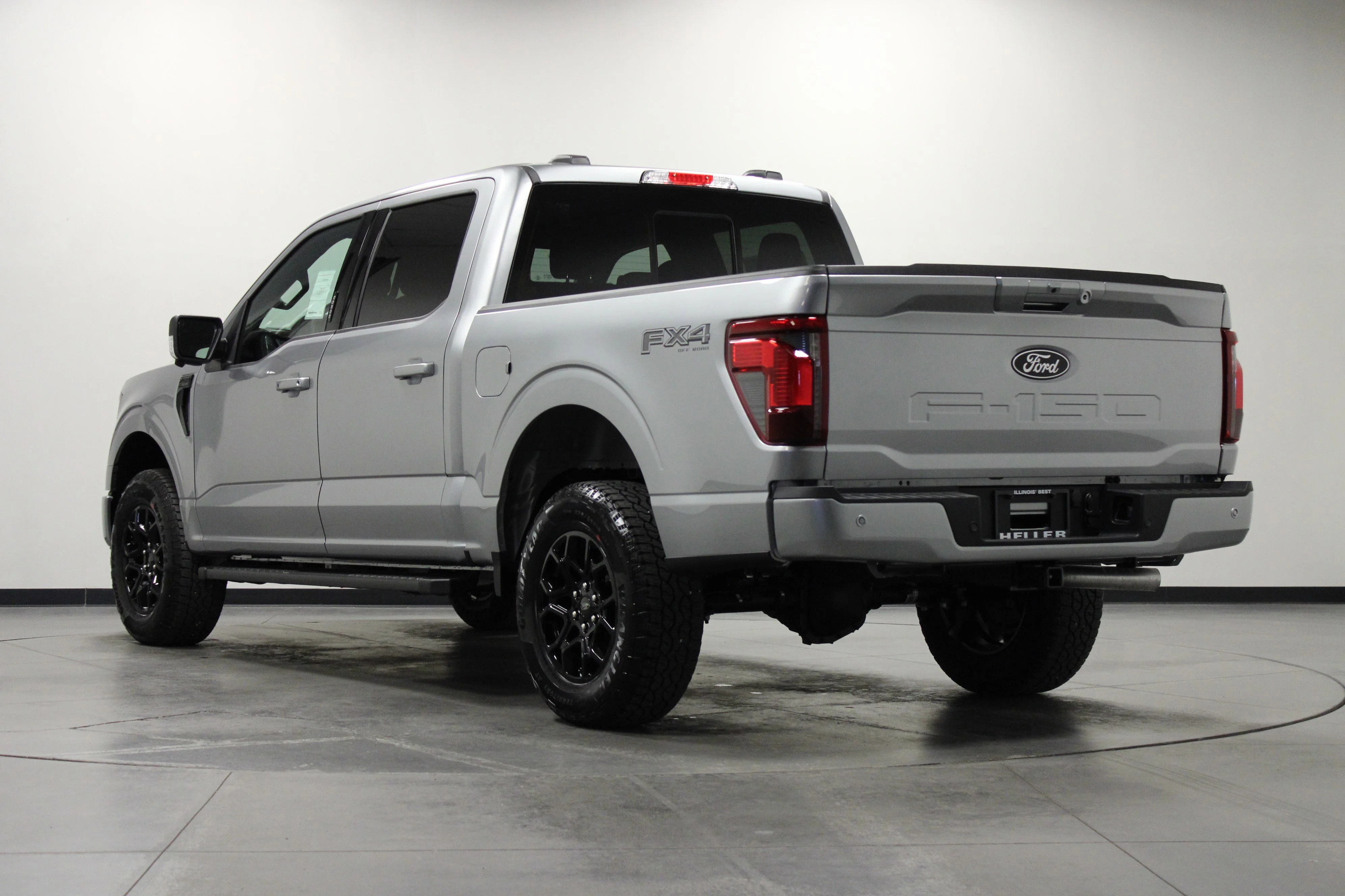 New 2026 Iconic Silver Metallic Ford XLT image 6