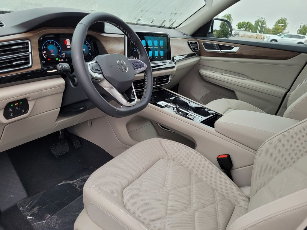 New 2026 White/off-white Volkswagen 2.0T SE w/Technology image 10