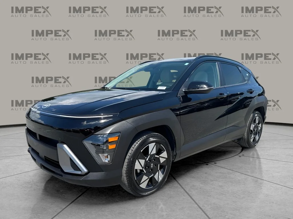 Used 2025 Black Hyundai SEL image 1