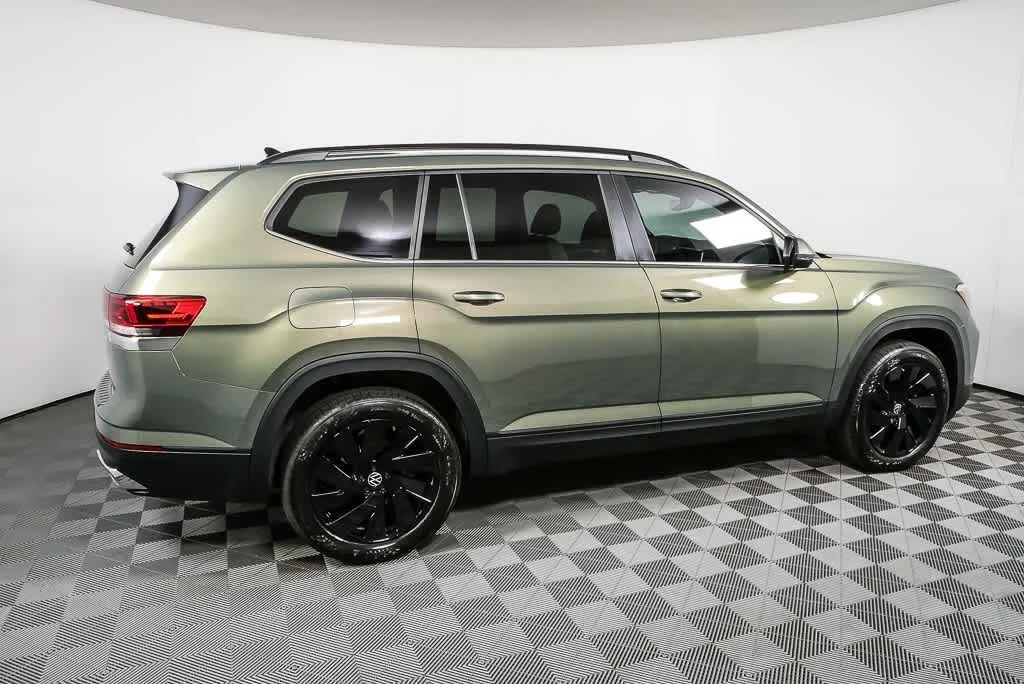 New 2026 Avocado Green Pearl Volkswagen 2.0T SE w/Technology image 2