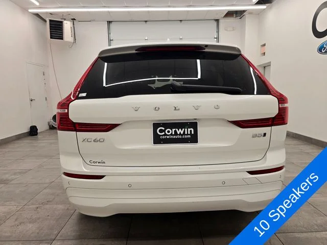 Used 2022 Crystal White Metallic Volvo B5 Momentum image 4