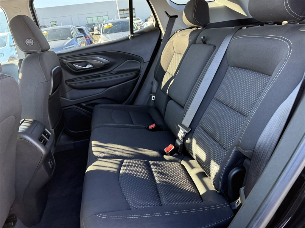 2022 GMC TERRAIN - Image 30