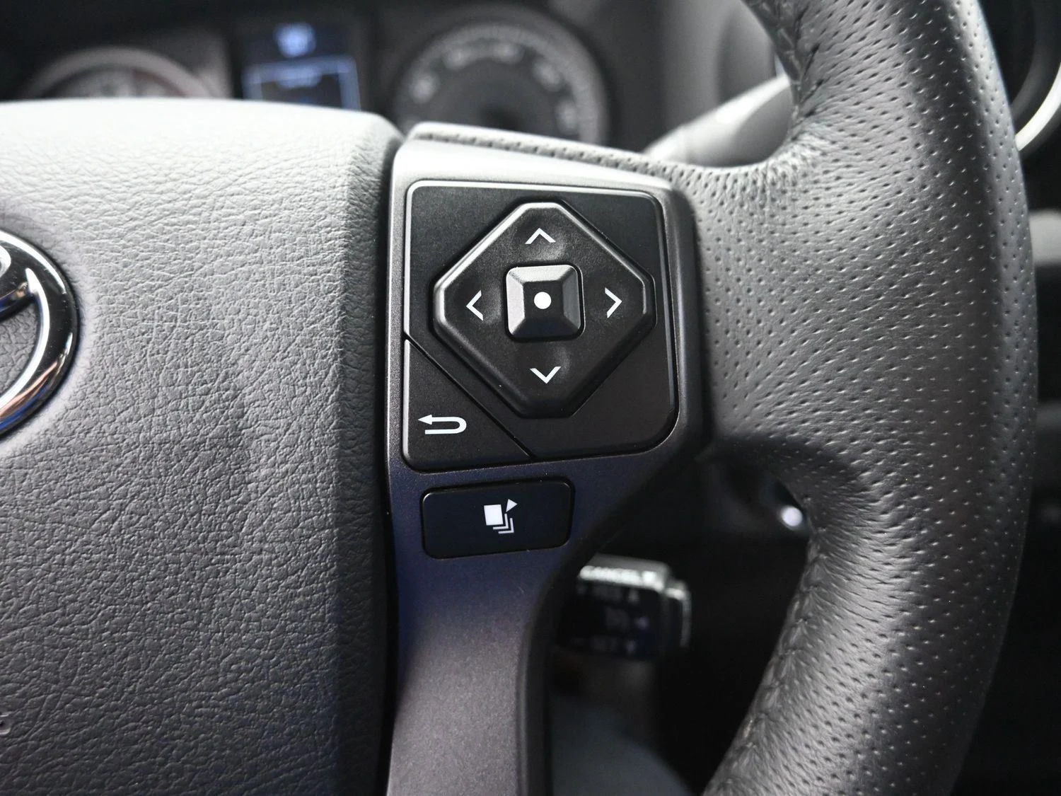 Used 2017 Super White Toyota TRD Off-Road image 21