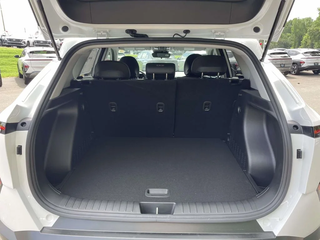 New 2026 White Hyundai SEL Premium image 8