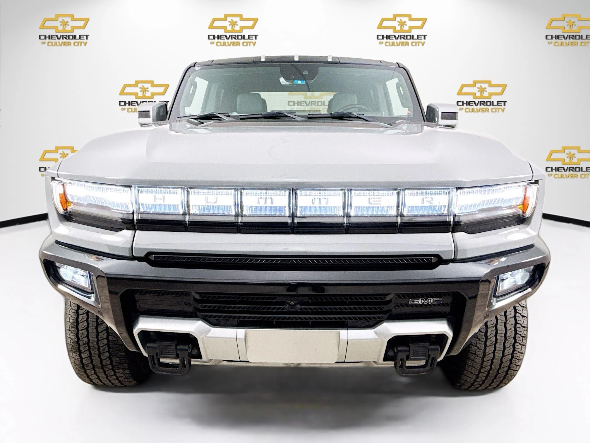 Used 2025 Meteorite Metallic (Grey) GMC 2X image 2
