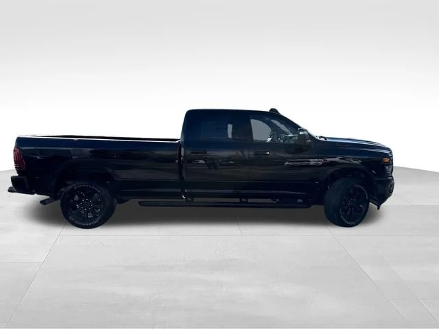 New 2026 Diamond Black Crystal Pearl-Coat Exterior Paint RAM Big Horn image 8