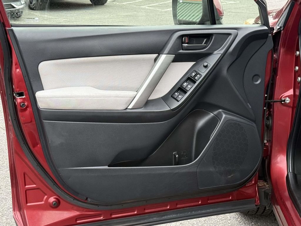 Used 2015 Venetian Red Pearl Subaru 2.5i Premium image 30