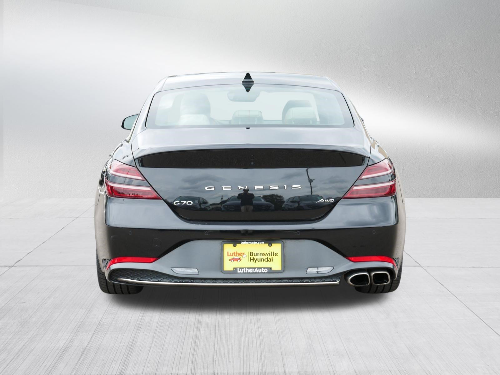 2023 GENESIS G70 Standard - Photo 6