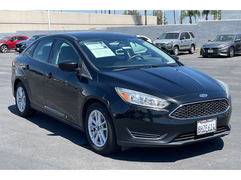 Used 2018 Shadow Black Ford SE image 9