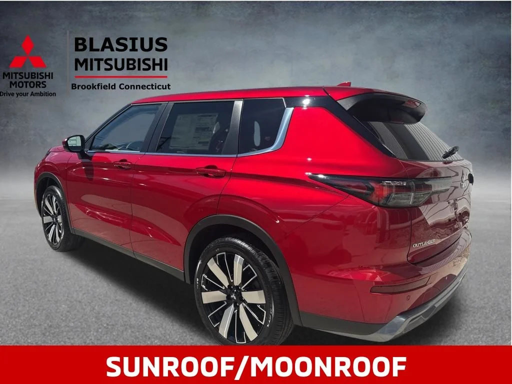 New 2026 Red Mitsubishi SE image 6