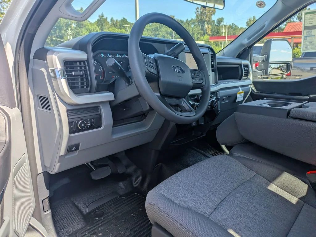 New 2027 Oxford White Ford XL image 15