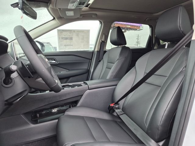 Used 2026 White Nissan Dark Armor image 15