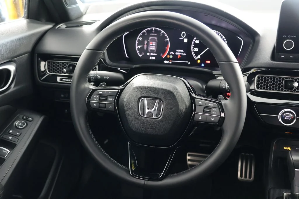 Used 2025 White Honda Sport image 10