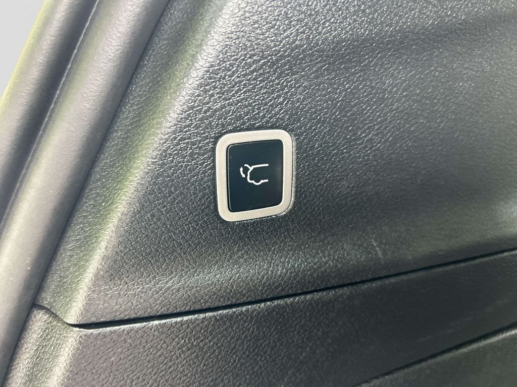 Used 2025 Black Chrysler Limited image 14