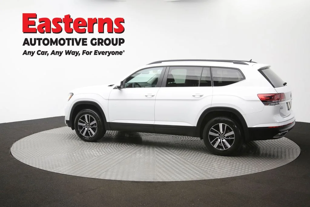 Used 2022 White Volkswagen 2.0T SE image 62