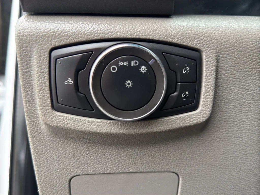 Used 2019 Oxford White Ford XL image 22