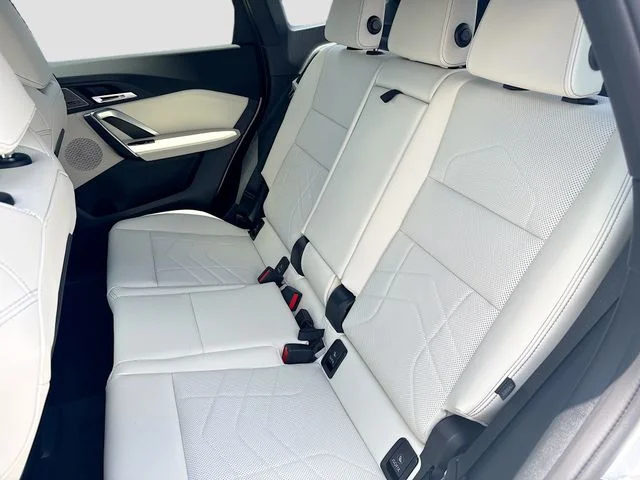 Used 2026 White BMW xDrive28i image 25