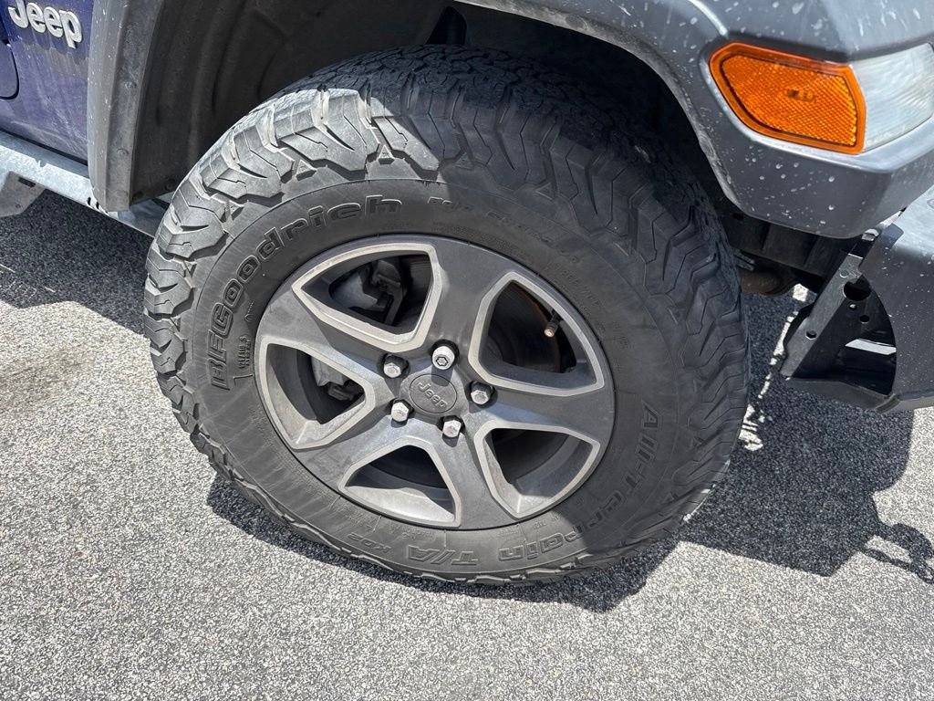 Used 2018 Blue Jeep Unlimited Sport S image 2