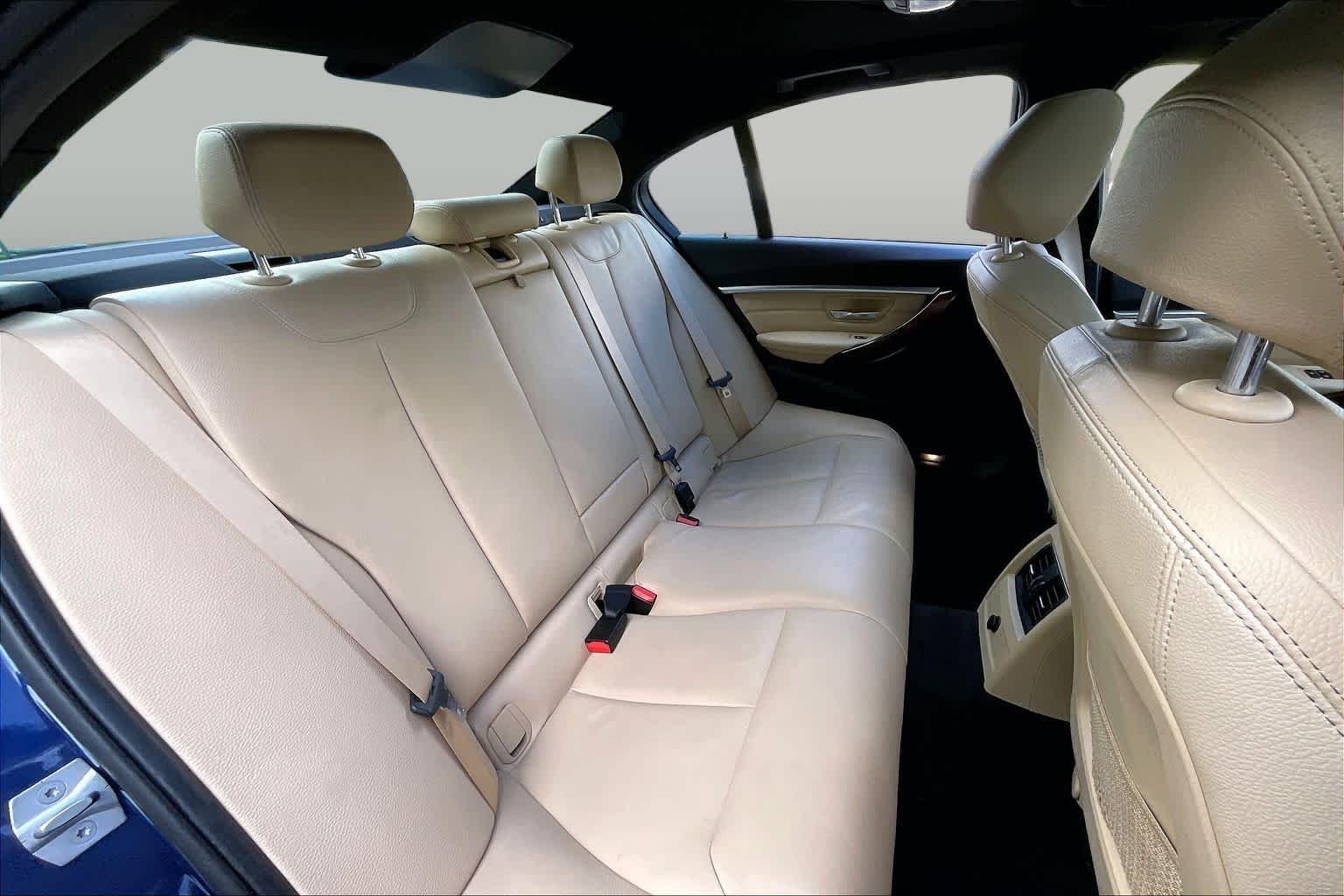 Used 2018 Mediterranean Blue Metallic BMW 330i xDrive image 19