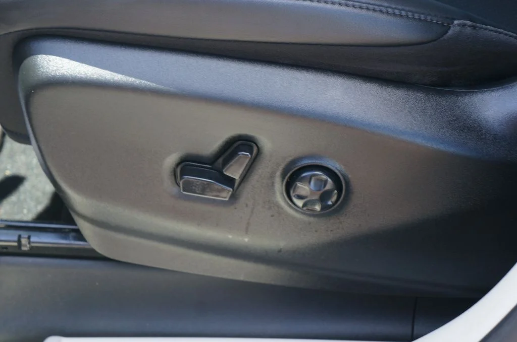 Used 2024 Silver Mist Clearcoat Chrysler Touring L image 19