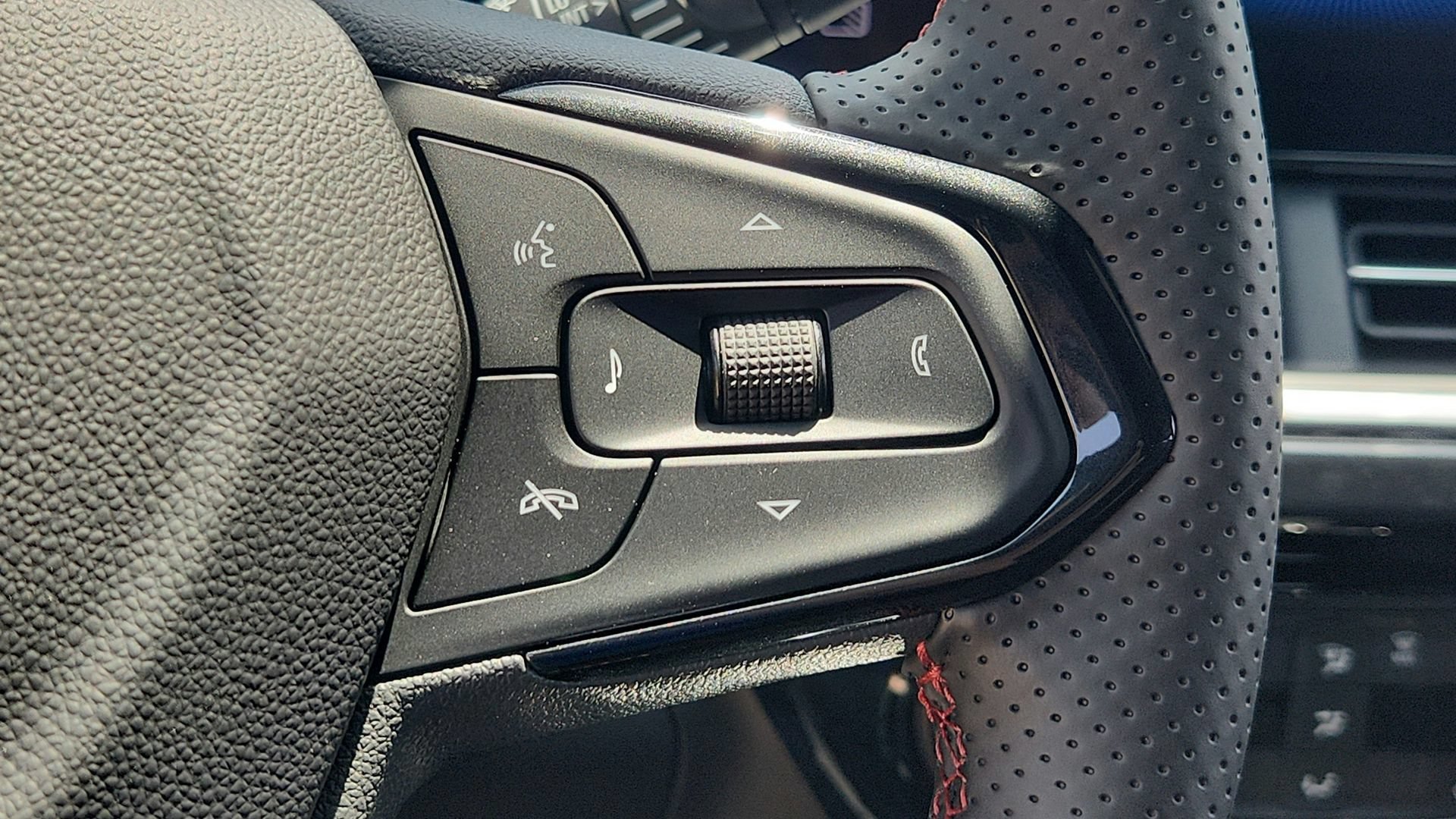 2026 Chevrolet Trax RS - Photo 18
