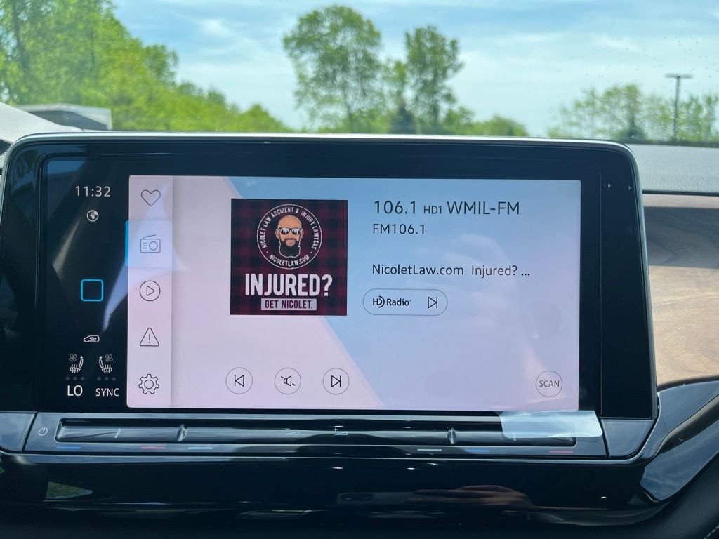 New 2026 Black Volkswagen 2.0T SE w/Technology image 16