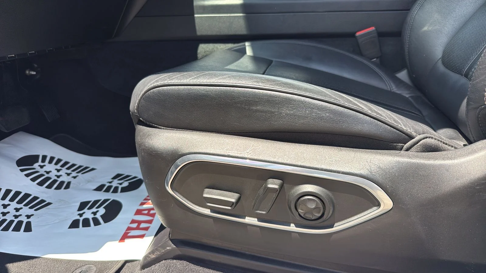 Used 2024 White Jeep Series II image 10