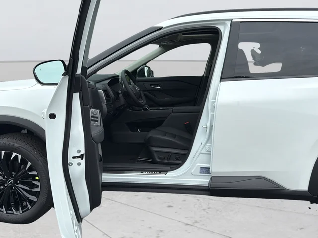 New 2026 Everest White Pearl TriCoat Nissan Dark Armor image 24