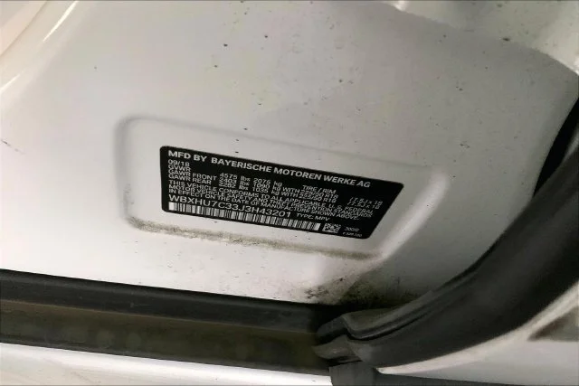 Used 2018 White BMW sDrive28i image 13