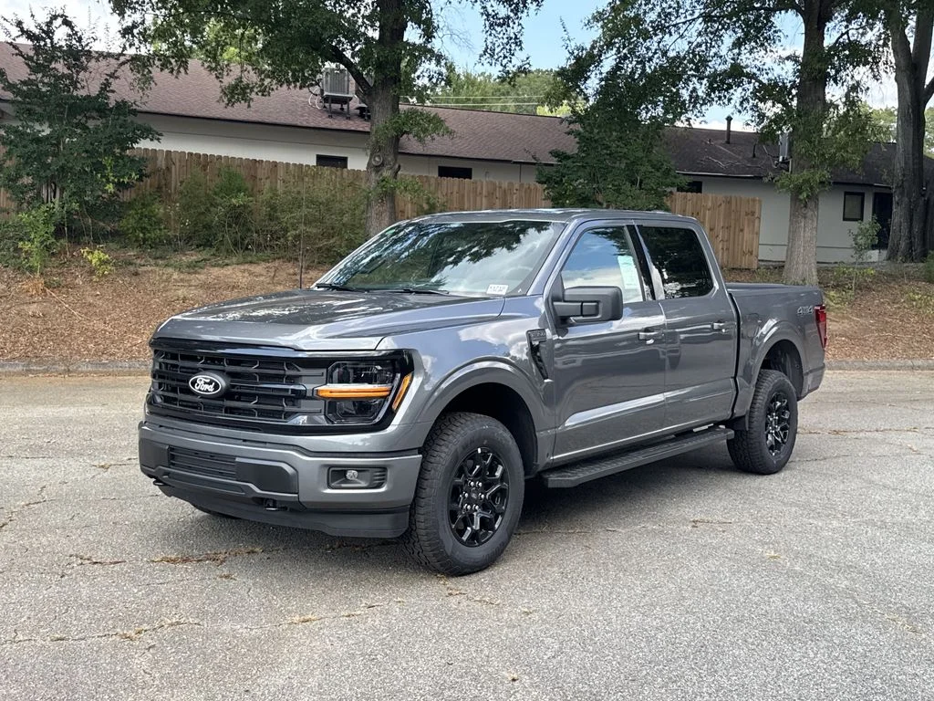 New 2026 Gray Ford XLT image 3