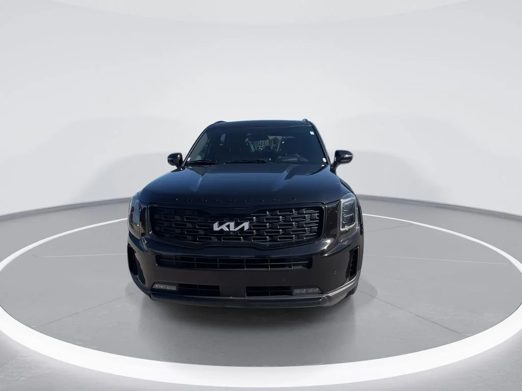 Used 2022 Black Kia SX image 3