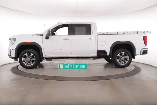 Used 2025 White GMC SLT image 11