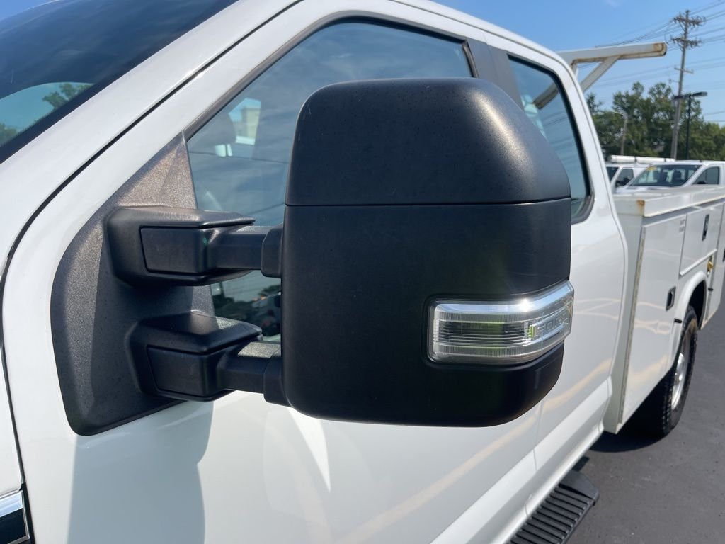 2019 Ford F-350 Super Duty Chassis Cab XL - Photo 9