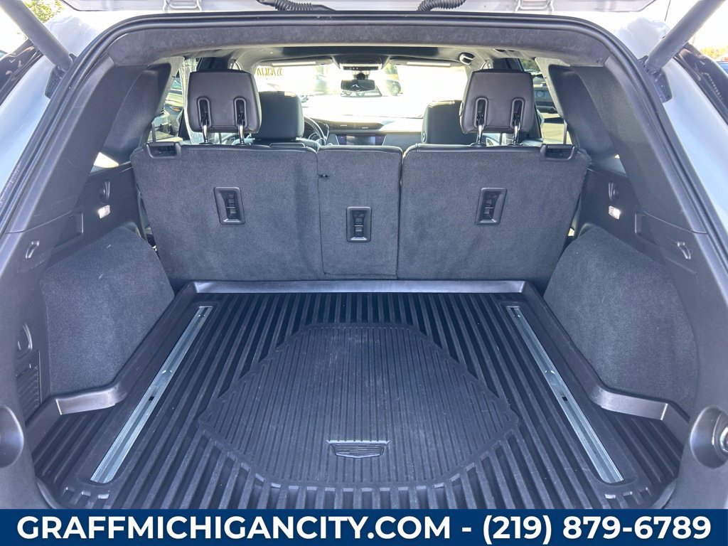 Used 2017 CRYSTAL WHITE TRICOAT Cadillac Platinum AWD image 33