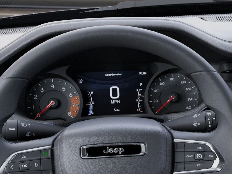 New 2026 Diamond Black Crystal Pearlcoat Jeep Latitude image 17