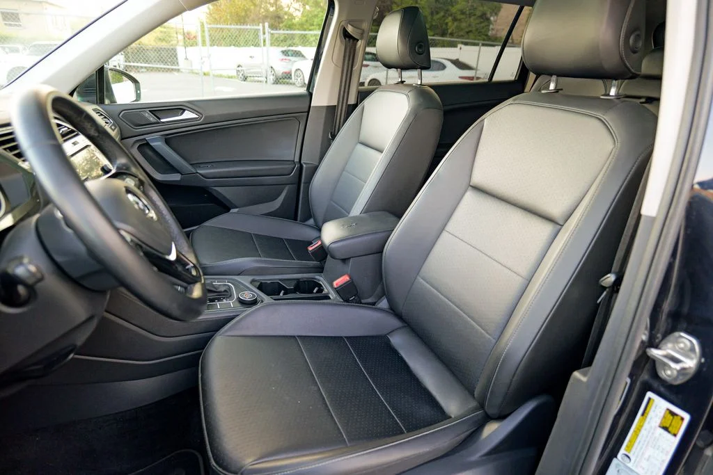 Used 2019 Platinum Gray Metallic Volkswagen 2.0T SE image 21
