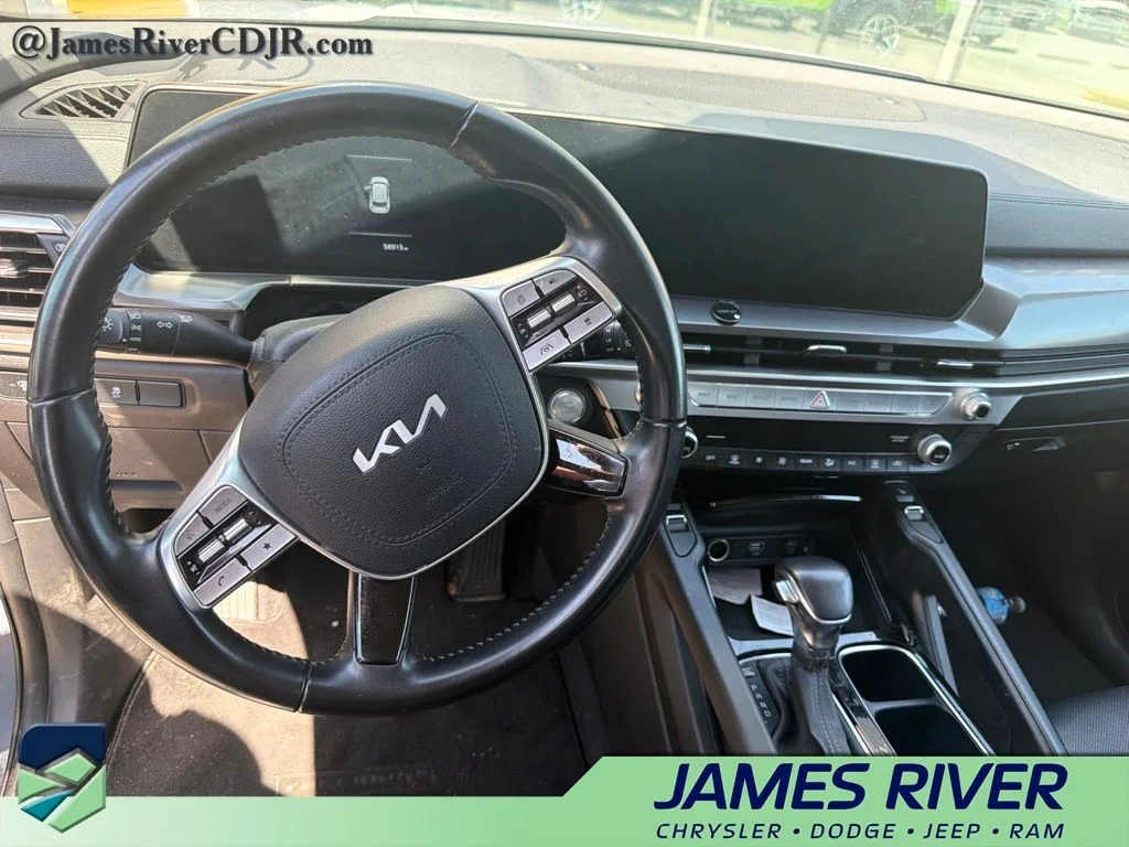 Used 2023 Silver Kia S image 9