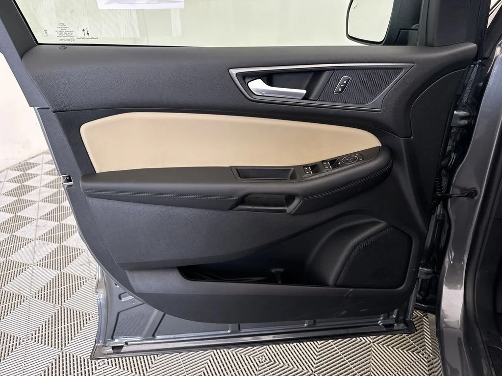 New 2024 Gray Ford SE image 20