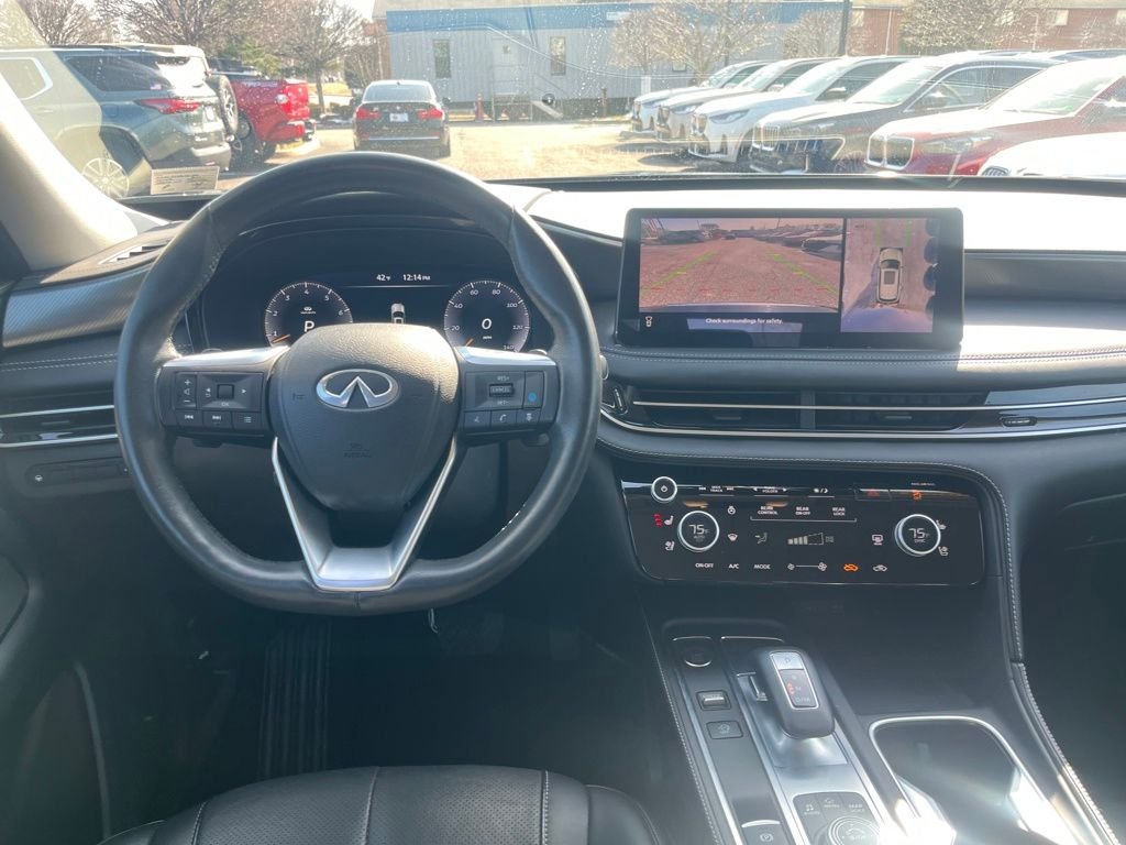 Used 2023 Black INFINITI LUXE image 15