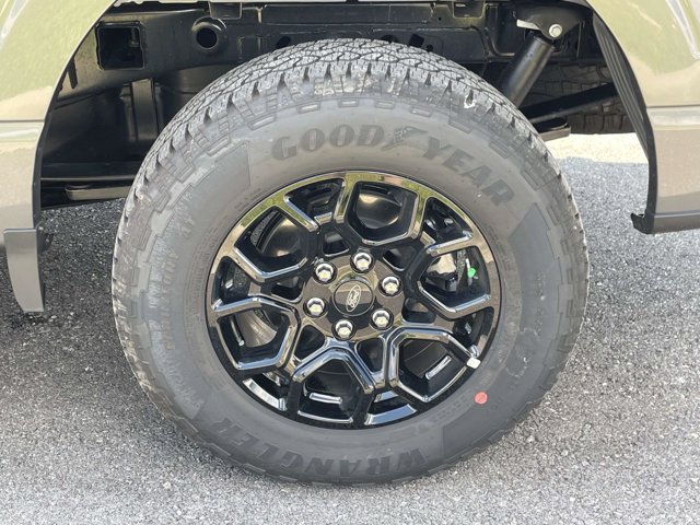 New 2026 Carbonized Gray Metallic Ford XLT image 31