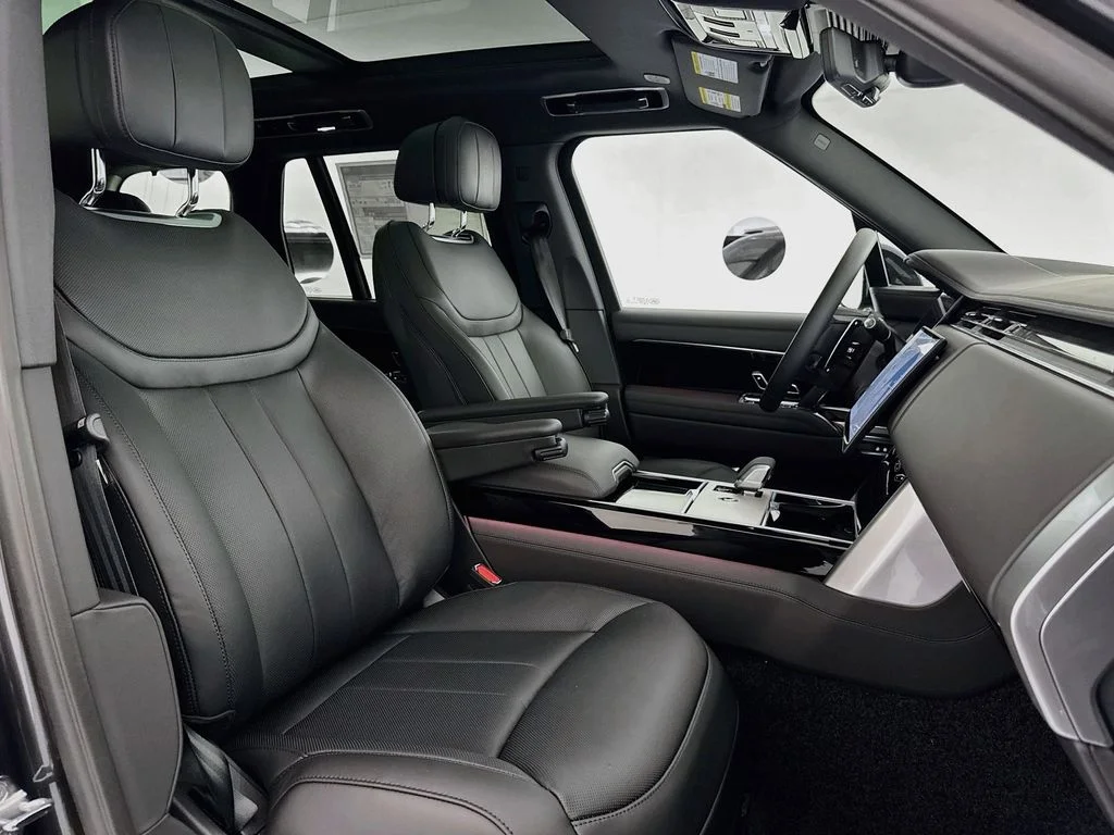 New 2026 Carpathian Grey Land Rover SE image 29