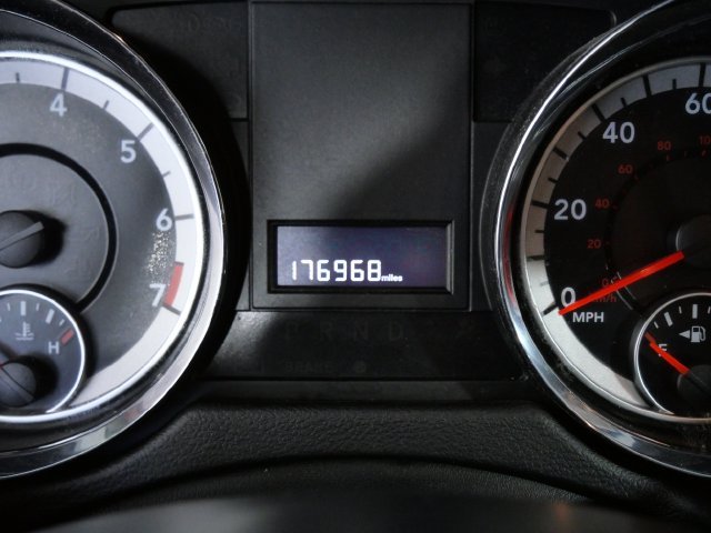 Used 2016 Silver Dodge SXT image 17