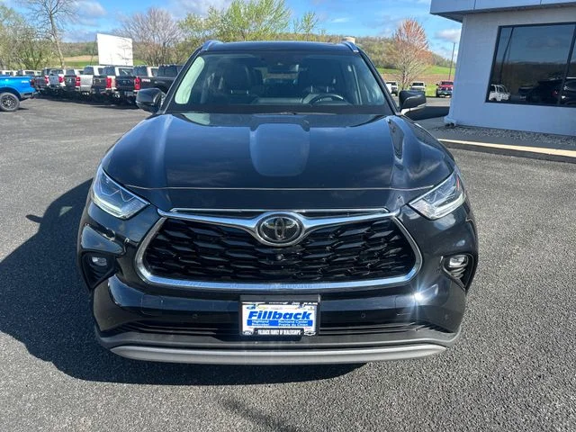 Used 2021 Black Toyota Platinum image 11