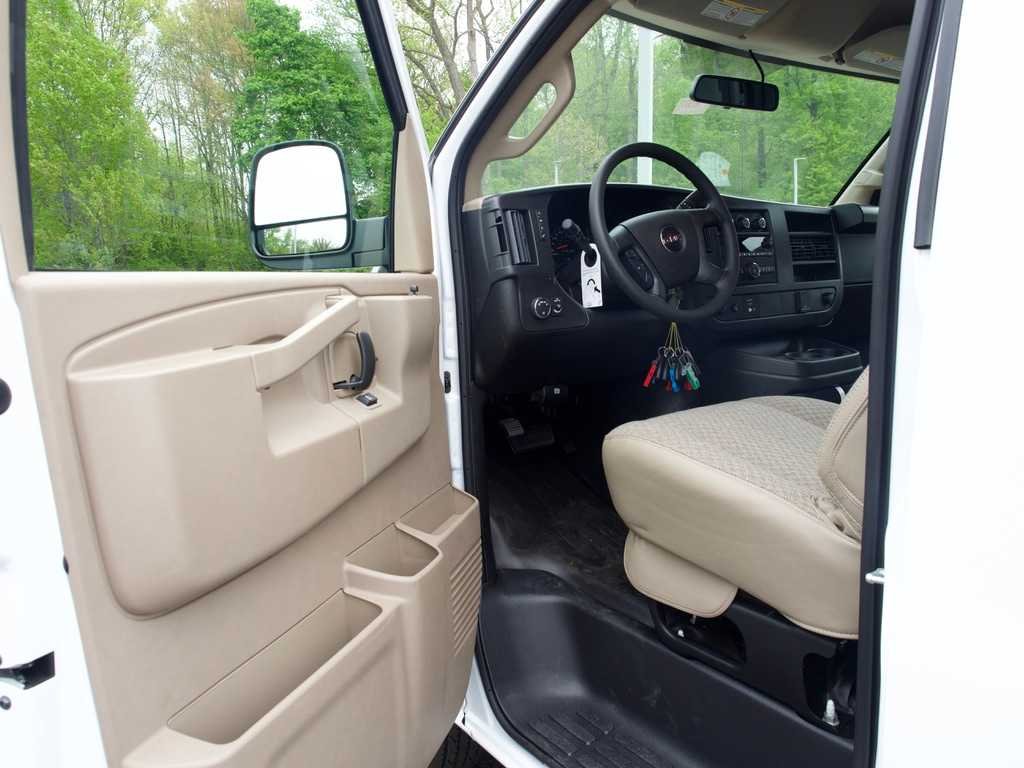 New 2026 Summit White GMC Work Van image 10