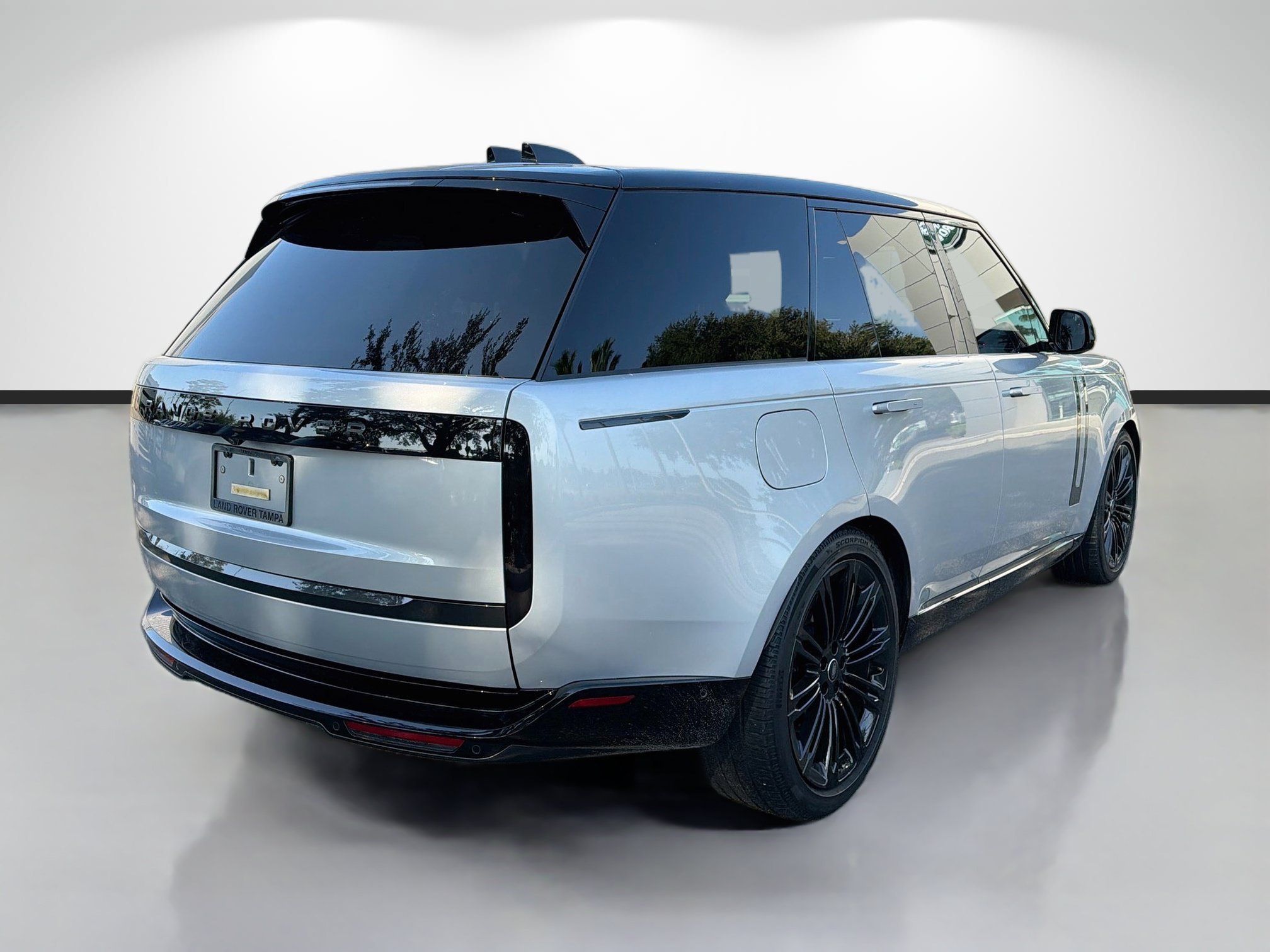 Certified Used 2025 Silver Metallic Land Rover SE image 5