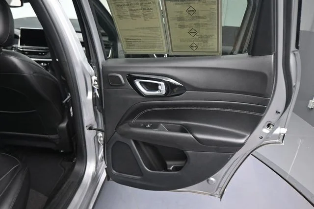 Used 2022 Silver Jeep Limited image 23