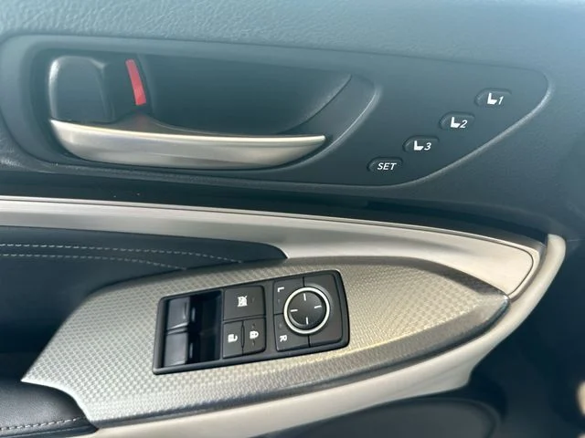 Used 2016 Silver Lexus 350 image 14