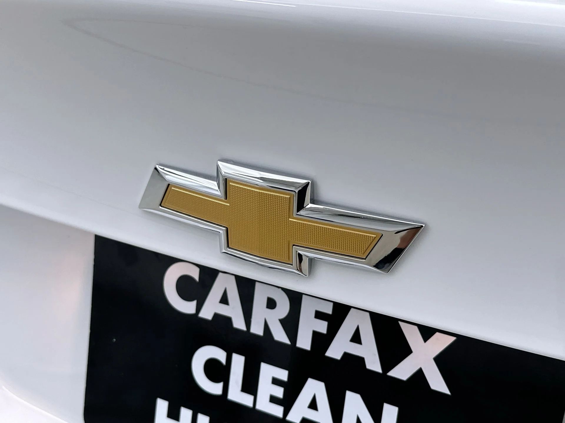 Used 2018 White Chevrolet LS image 38