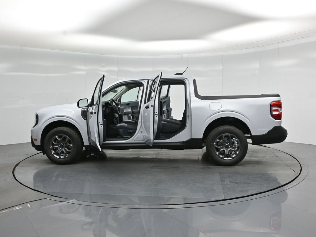 New 2026 Space White Metallic Ford XLT image 28