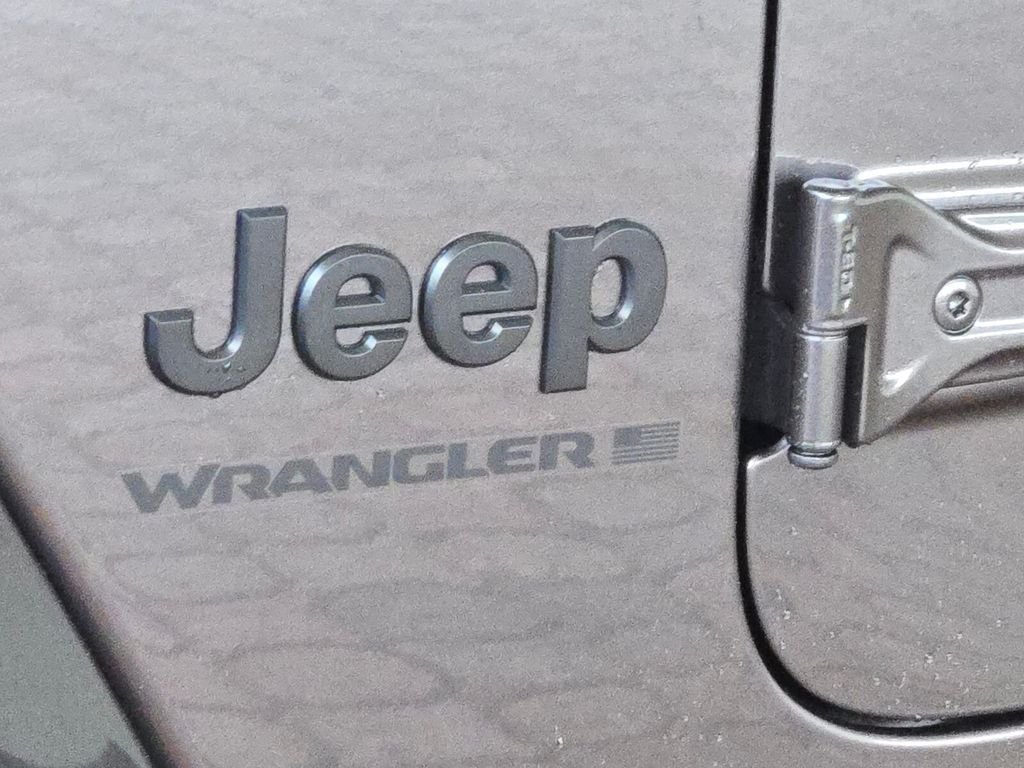 2025 Jeep Wrangler 4-Door Sahara - Photo 12